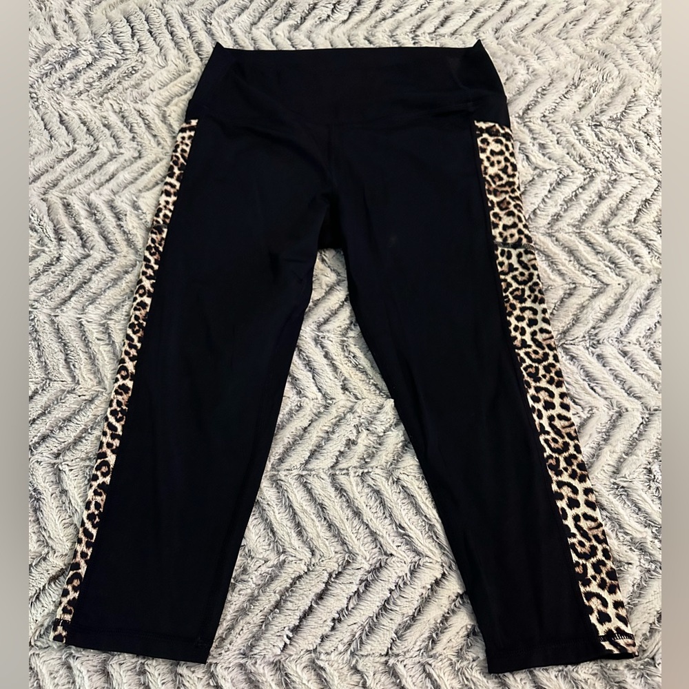 Zyia mid shin leggings